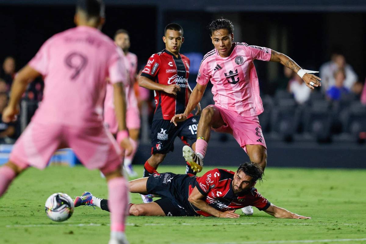 Tham khảo danh sách các ngôi sao ra sân từ đầu