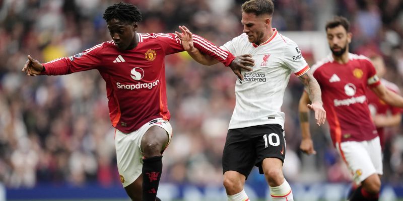 Liverpool vs Man Utd đều đang gặp vấn đề